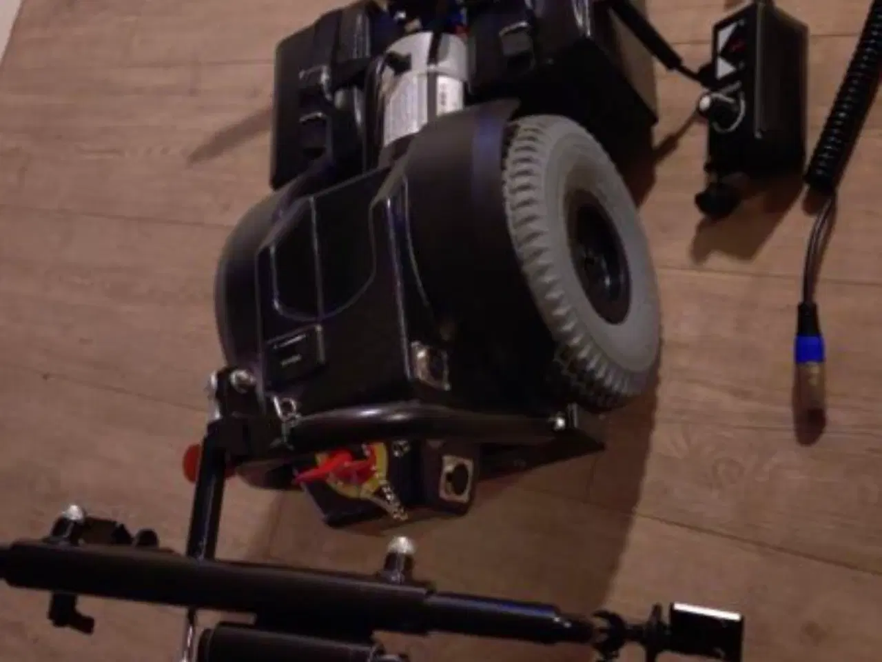 Billede 1 - Lille Viking hjælpemotor til manuel kørestol.