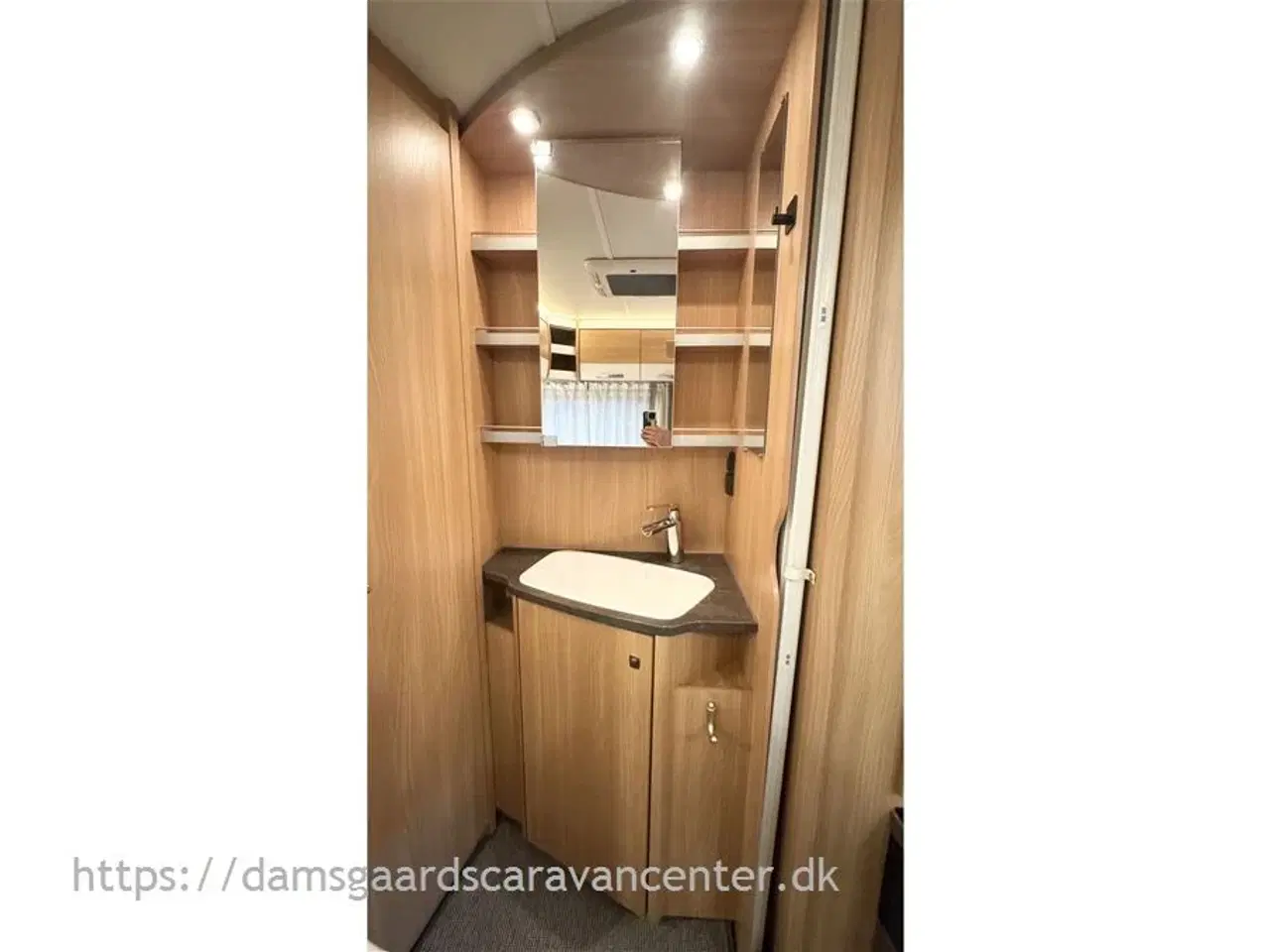 Billede 14 - 2018 - Knaus Südwind Silver Selection 590 FUS   Franskseng-Gulvtemp.-Mover-Aircon-Telt