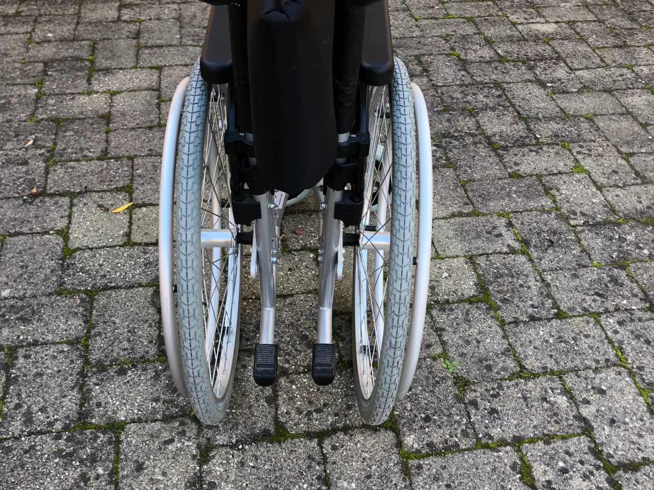 Billede 7 - Mobilex aluminium letvægts kørestol