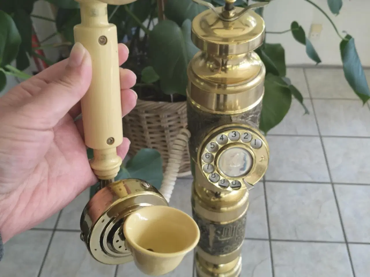 Billede 2 - Antik, Fransk drejeskive telefon, i messing. I per