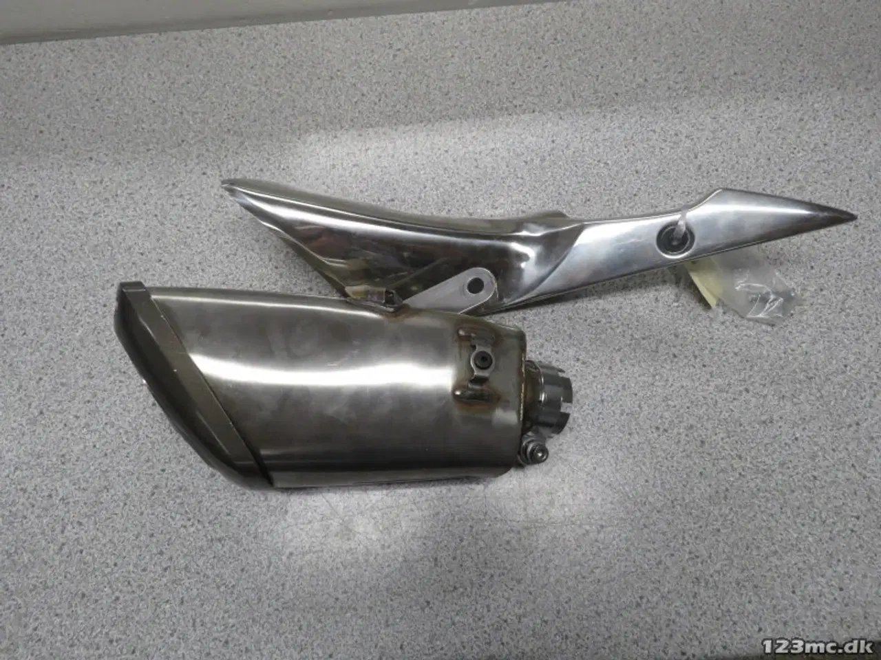 Billede 1 - Udstødning, original, Suzuki GSX-S1000F 2018