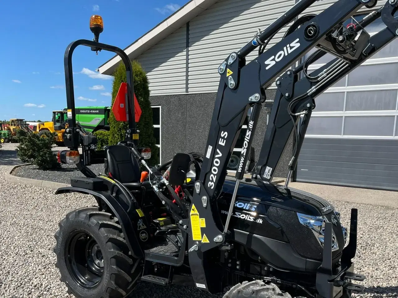 Billede 21 - Solis S26 6+2 gearmaskine Limited Edition i sort med brede hjul og Fuldhydraulisk frontlæsser