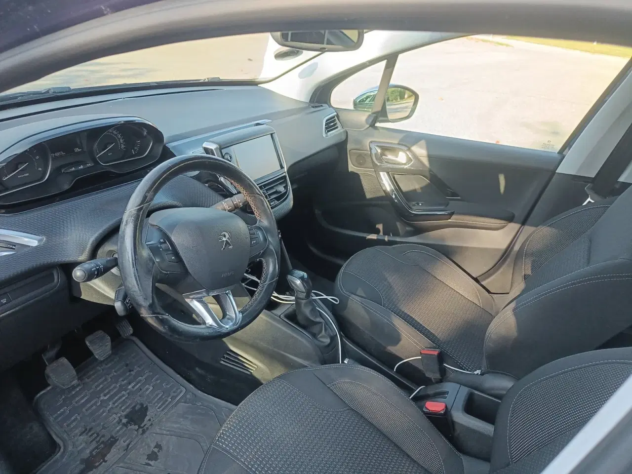 Billede 9 - Peugeot 208 1,6 BlueHDi 100 Allure Sky