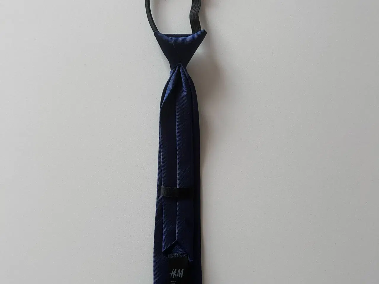 Billede 3 - H&M bundet slips til barn