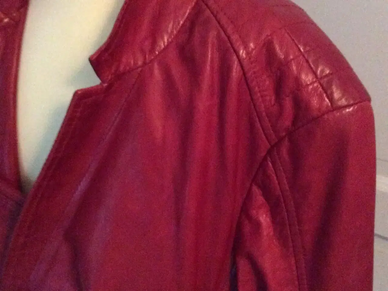 Billede 3 - Rød jakke dansk design, ægte læder