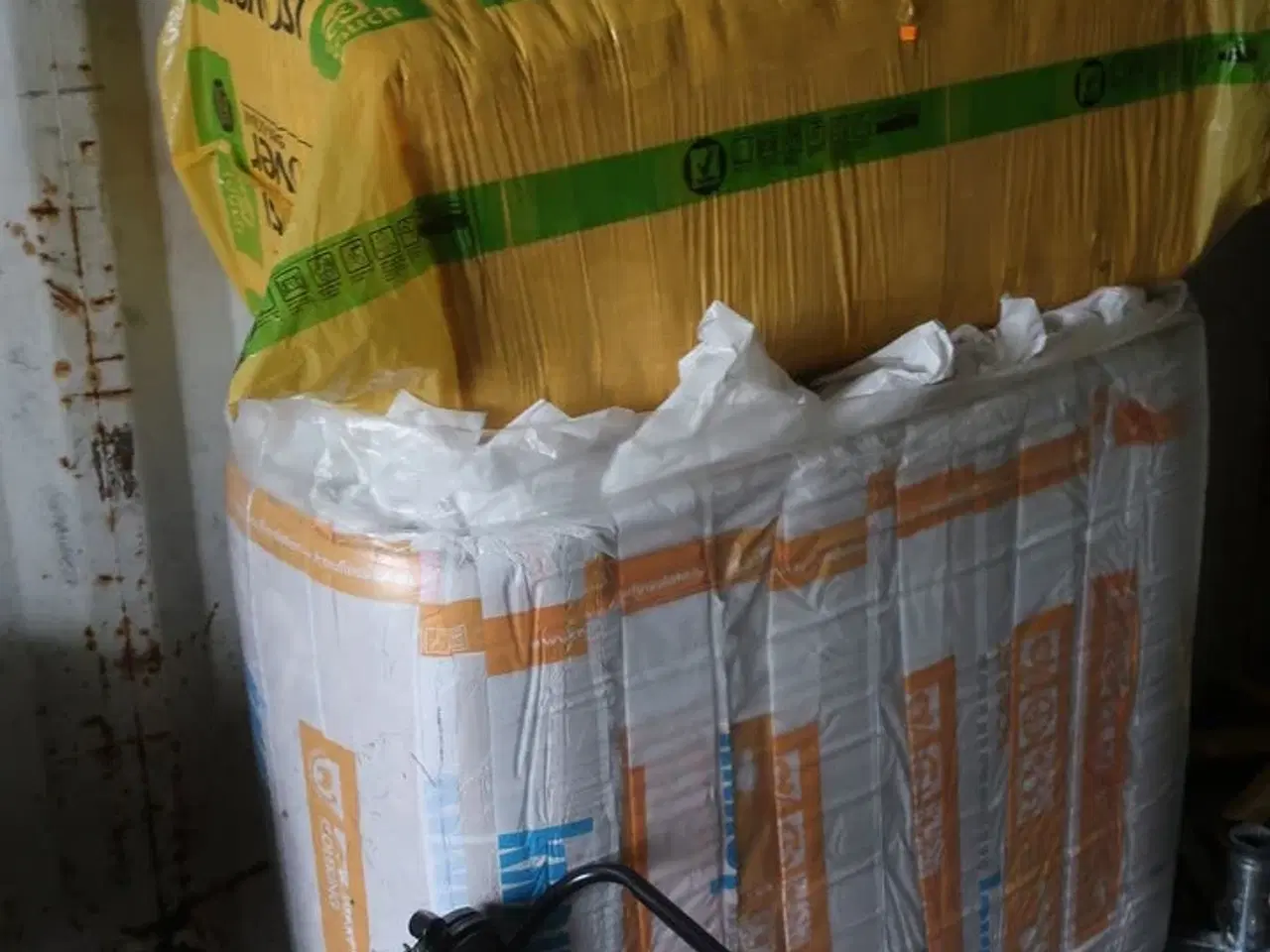 Billede 5 - Stole, isolering, gasflaske m.m.