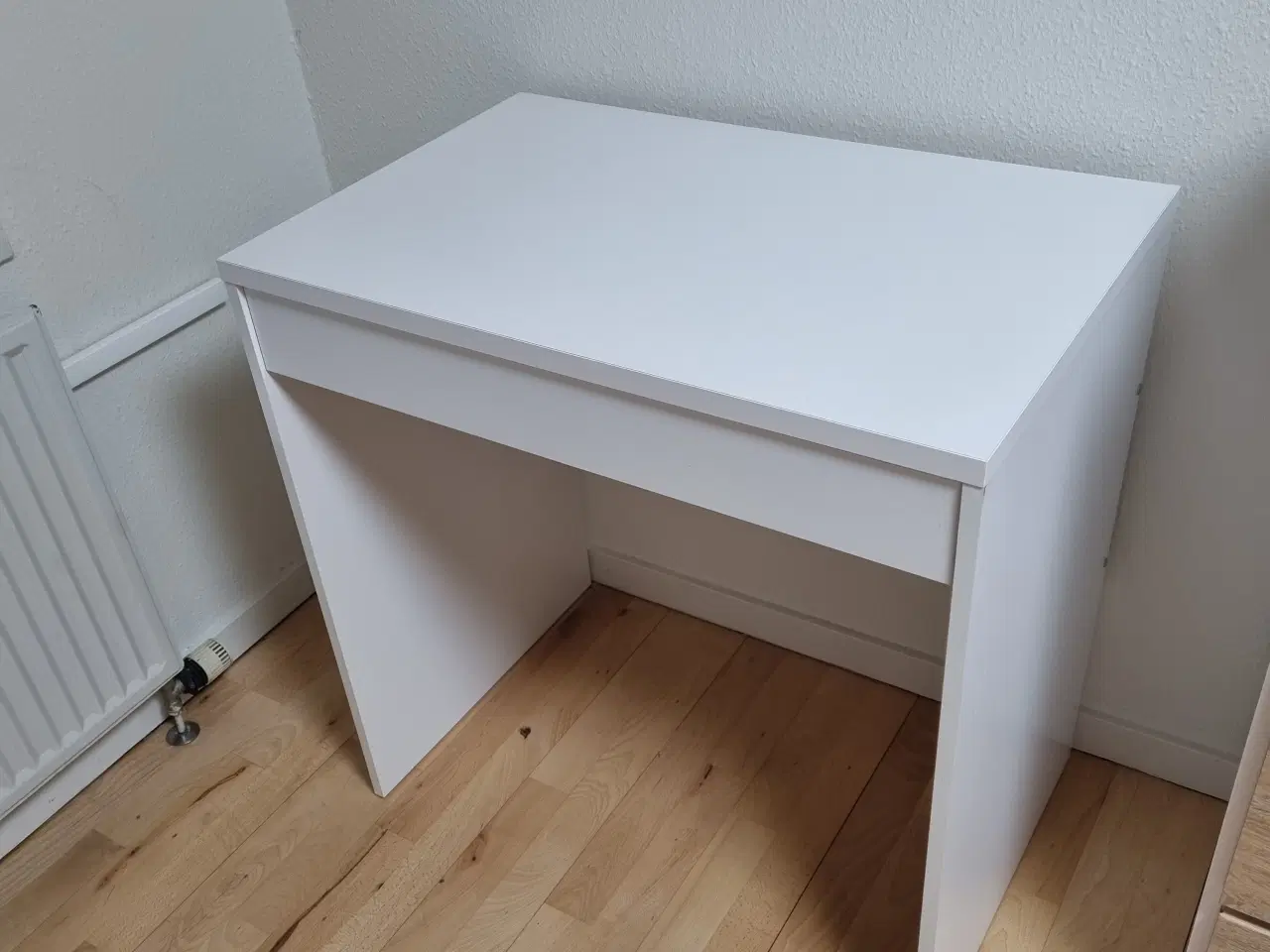 Billede 2 - Skrivebord / sminkebord Odense