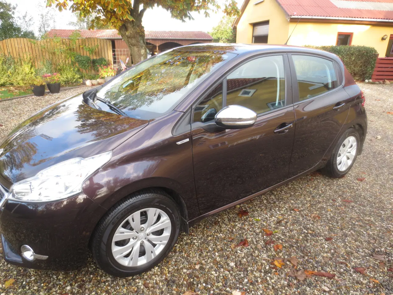 Billede 1 - Peugeot 208 1.2 i Km kun 85000. År 2013.