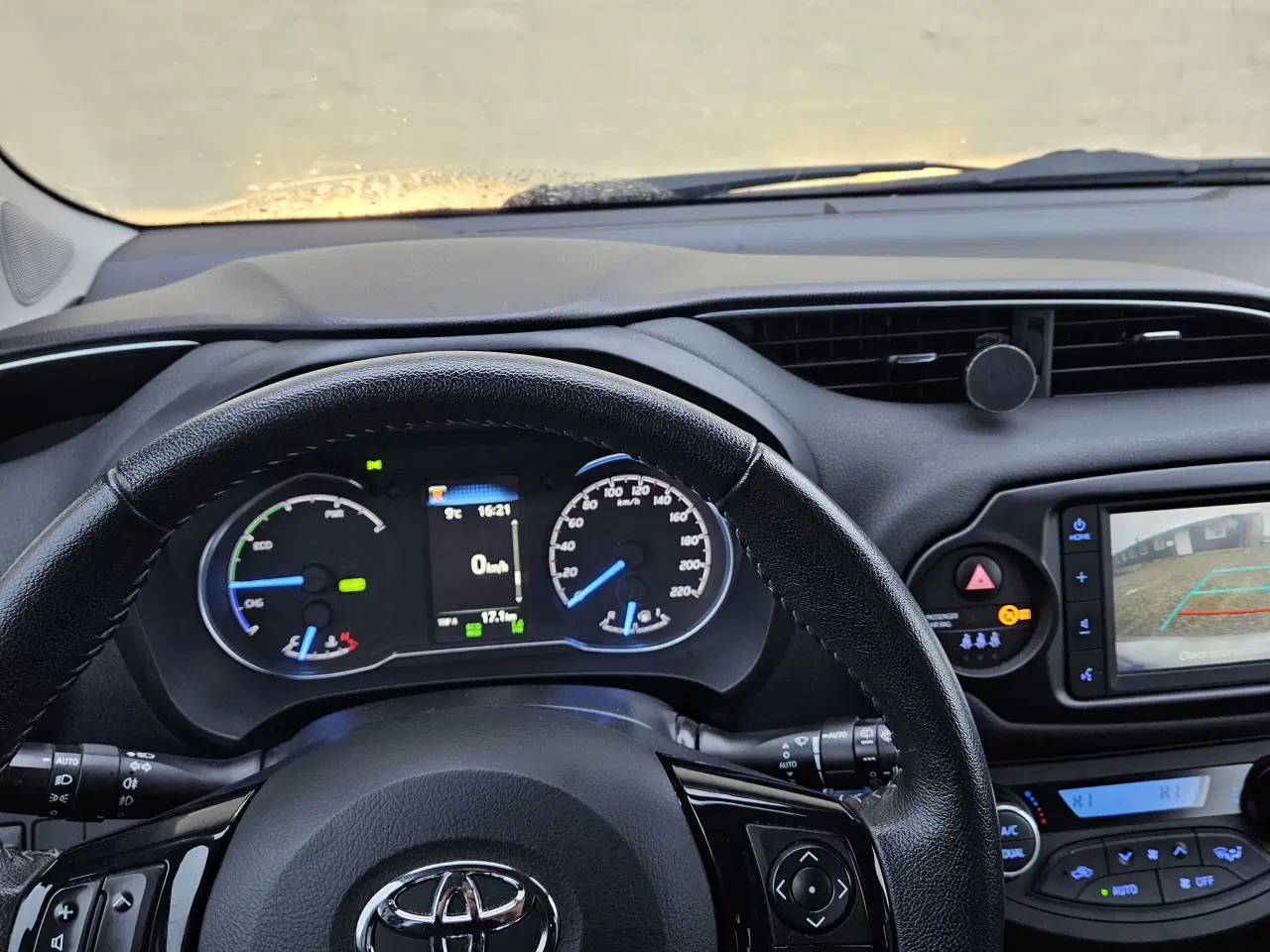 Billede 4 - Toyota Yaris 1.5 Hybrid H3 ECVT topudstyr nyservic