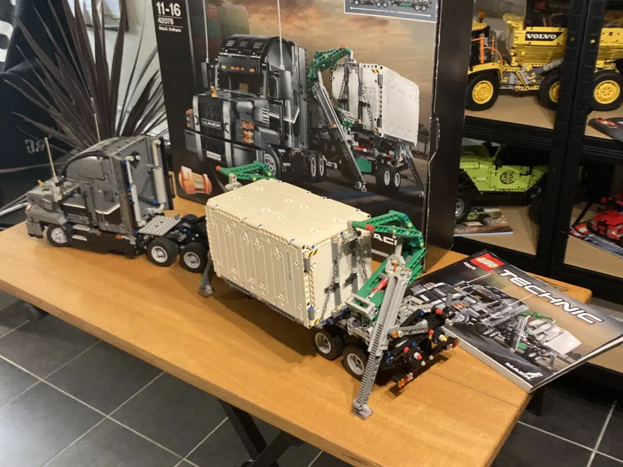 Billede 1 - Lego nr. 42078 Kranbil Mack Anthem