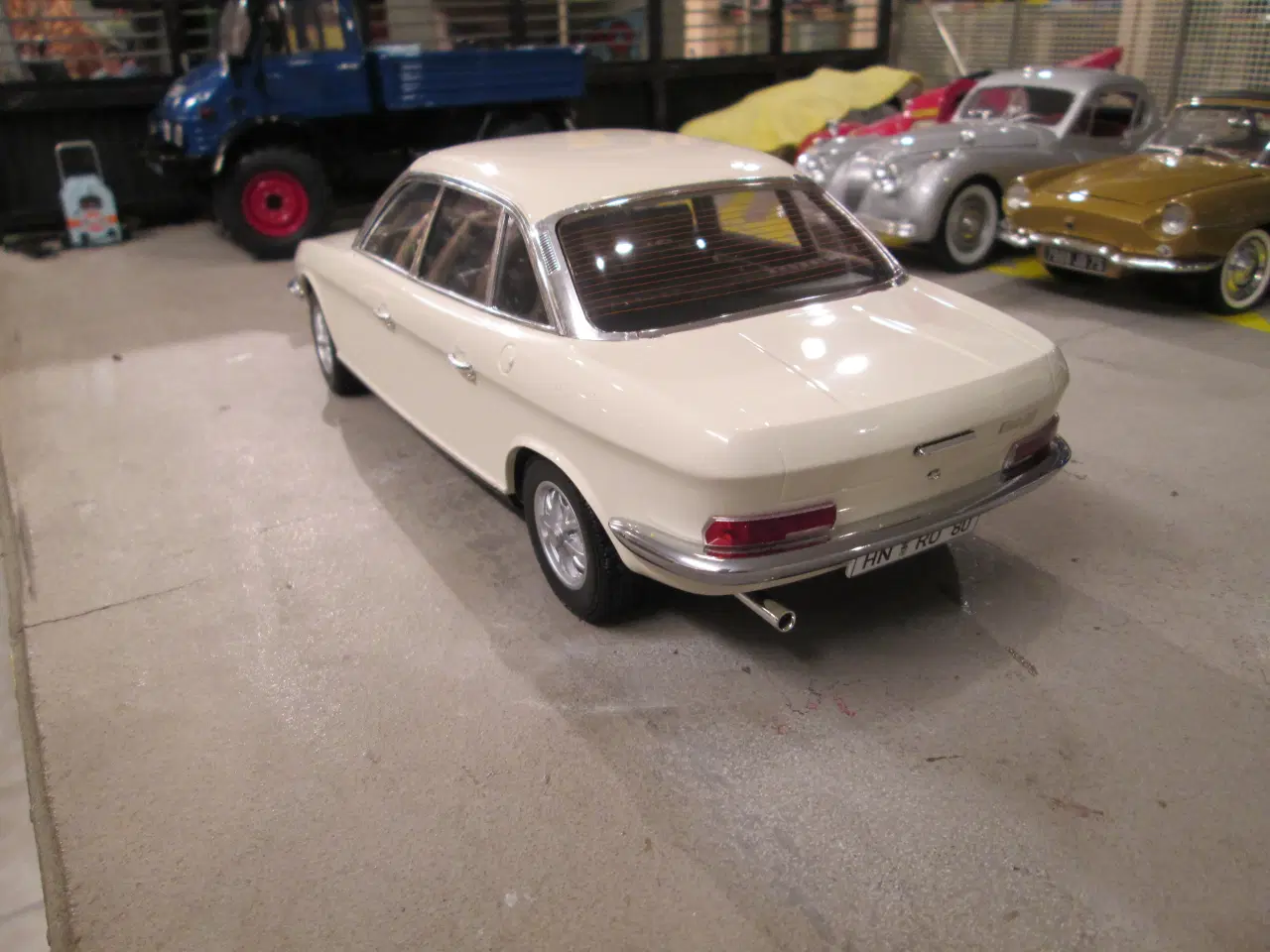 Billede 2 - Modelbil  NSU  Ro 80   Minichamps  1:18