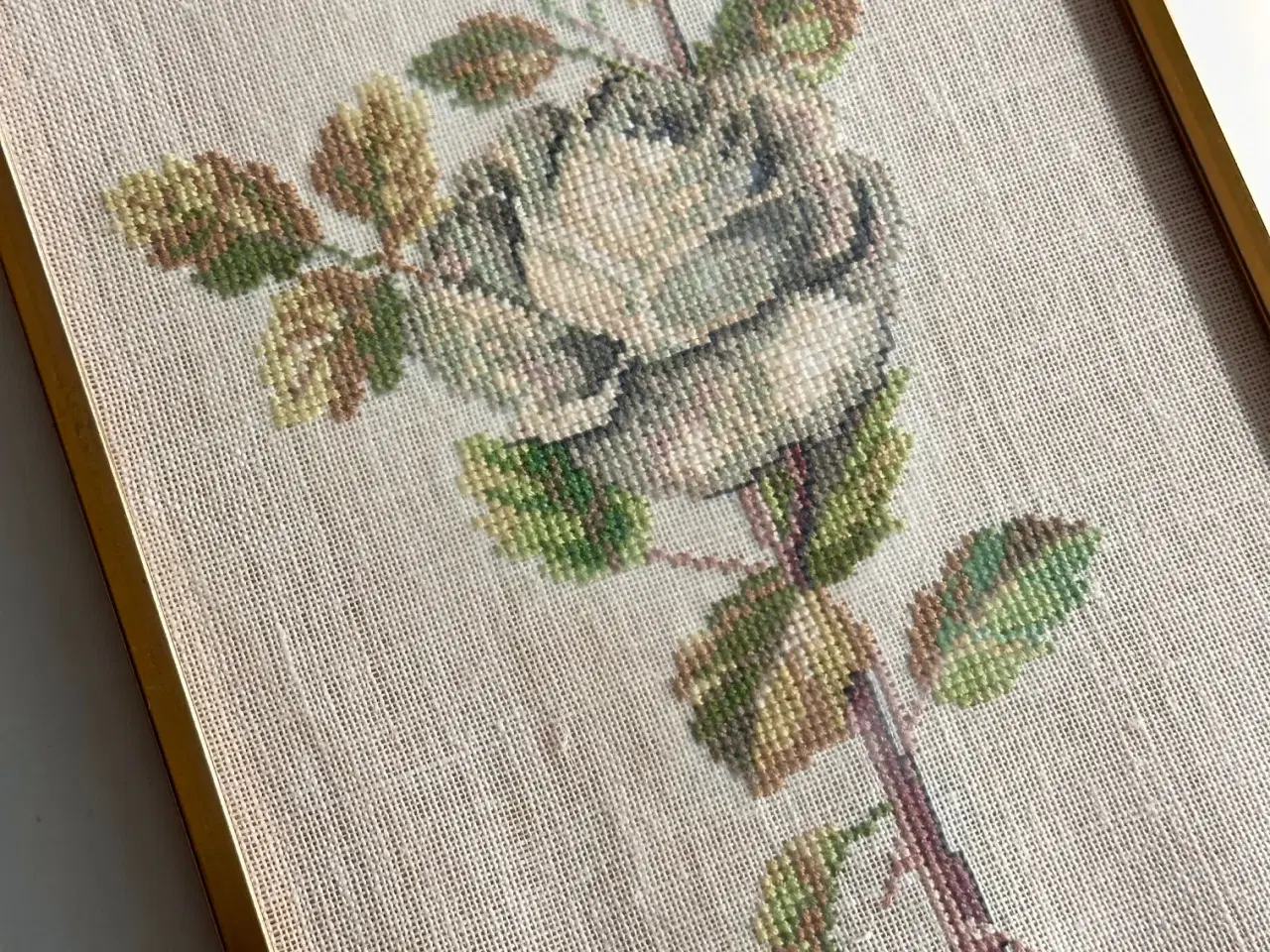 Billede 3 - Broderi, grå rose