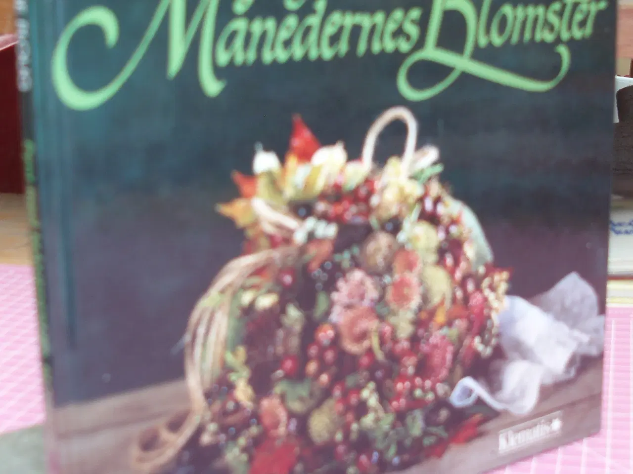 Billede 1 - Pynt med månedernes Blomster