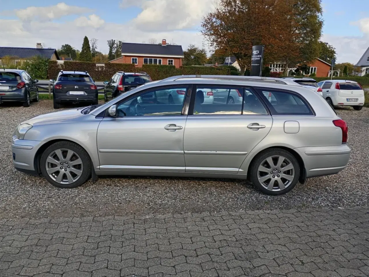 Billede 3 - Toyota Avensis 2,0 D-4D Linea Sol 126HK 6g