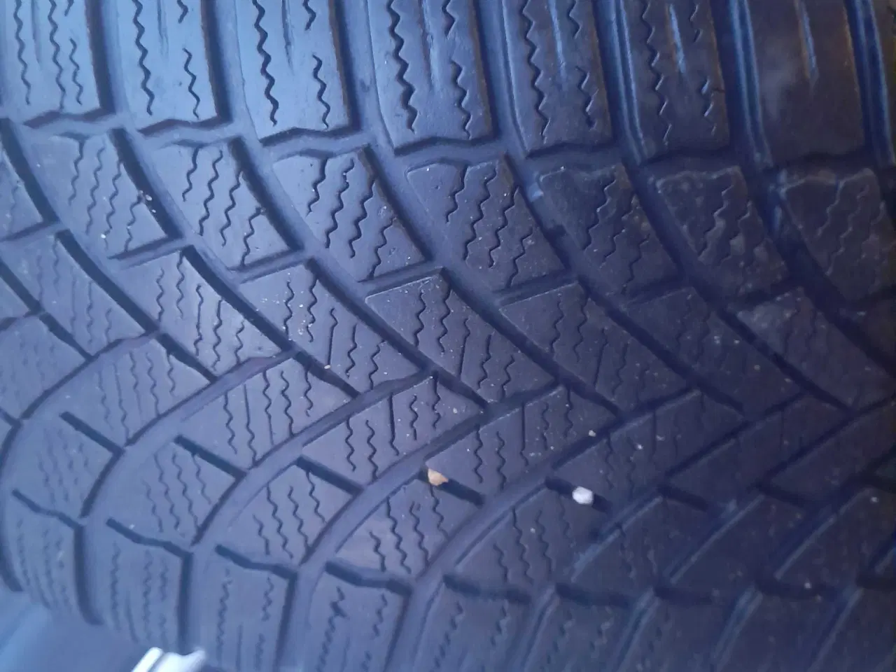 Billede 3 - Vinterdæk med fælge 215/60R16