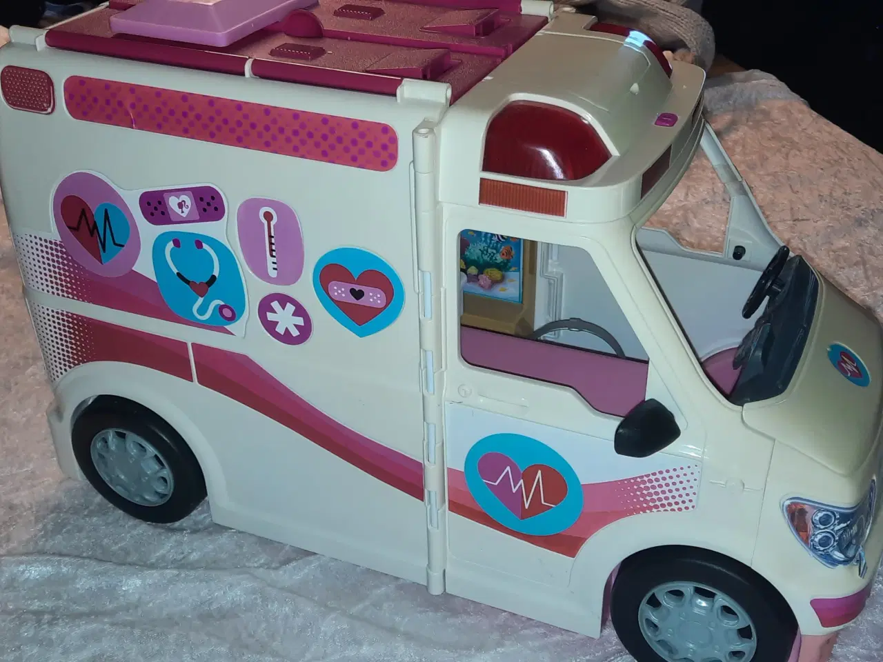 Billede 1 - Barbie ambulance 