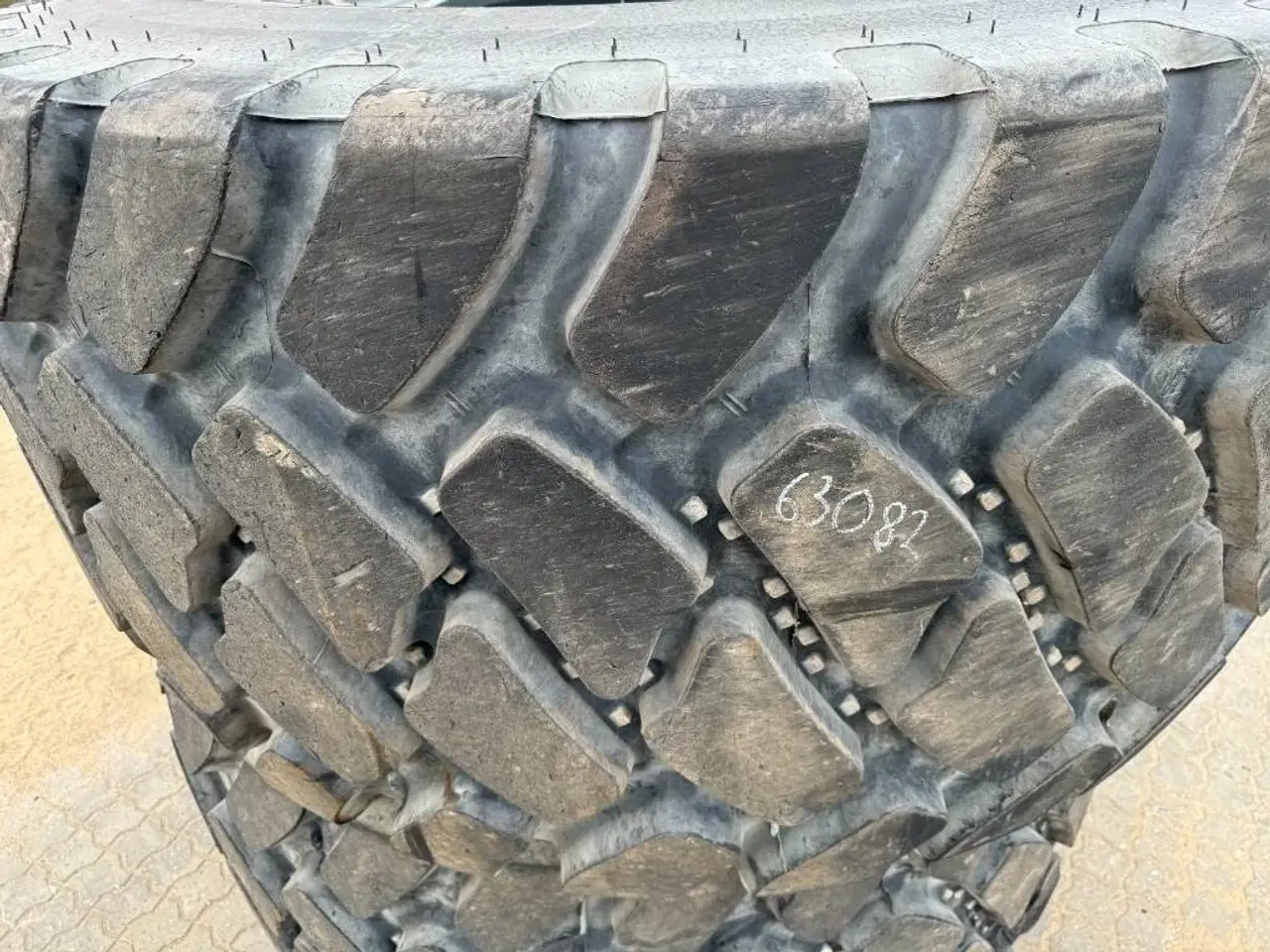 Billede 1 - Bridgestone 875/65 R 29