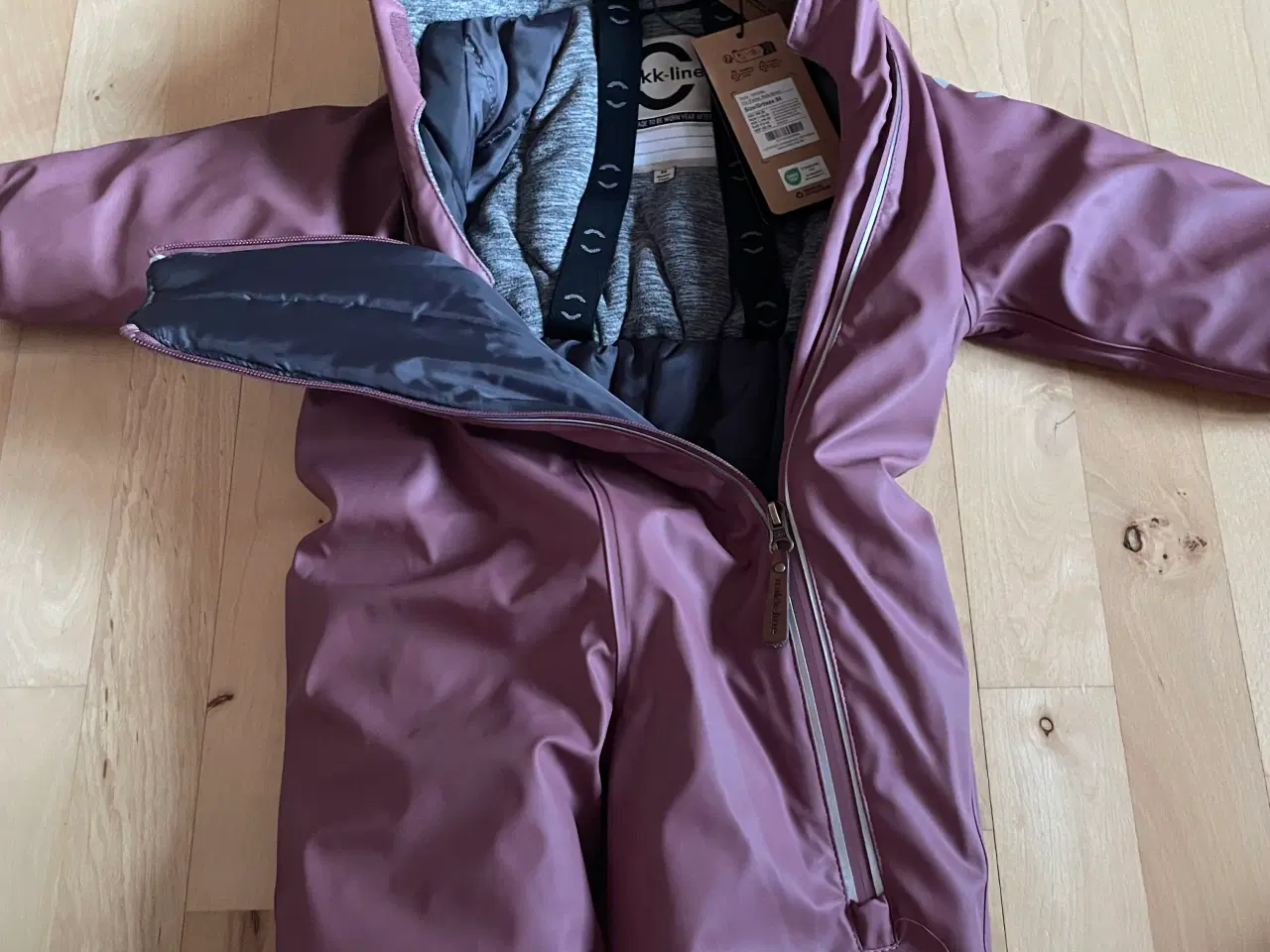 Billede 1 - Mikkline flyverdragt