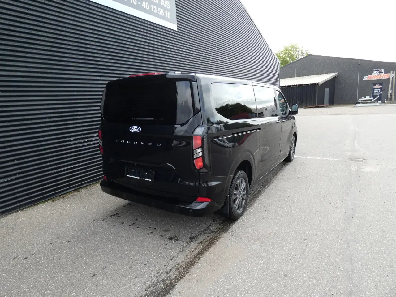 Billede 2 - Ford Tourneo Custom 320 L2H1 2,0 EcoBlue Titanium 170HK 8g Aut.