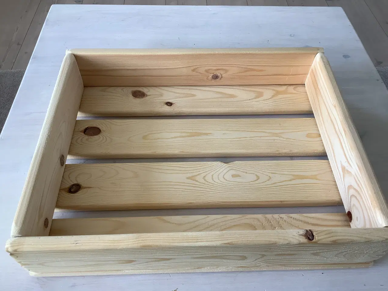 Billede 1 - Trækasse i lyst fyrretræ