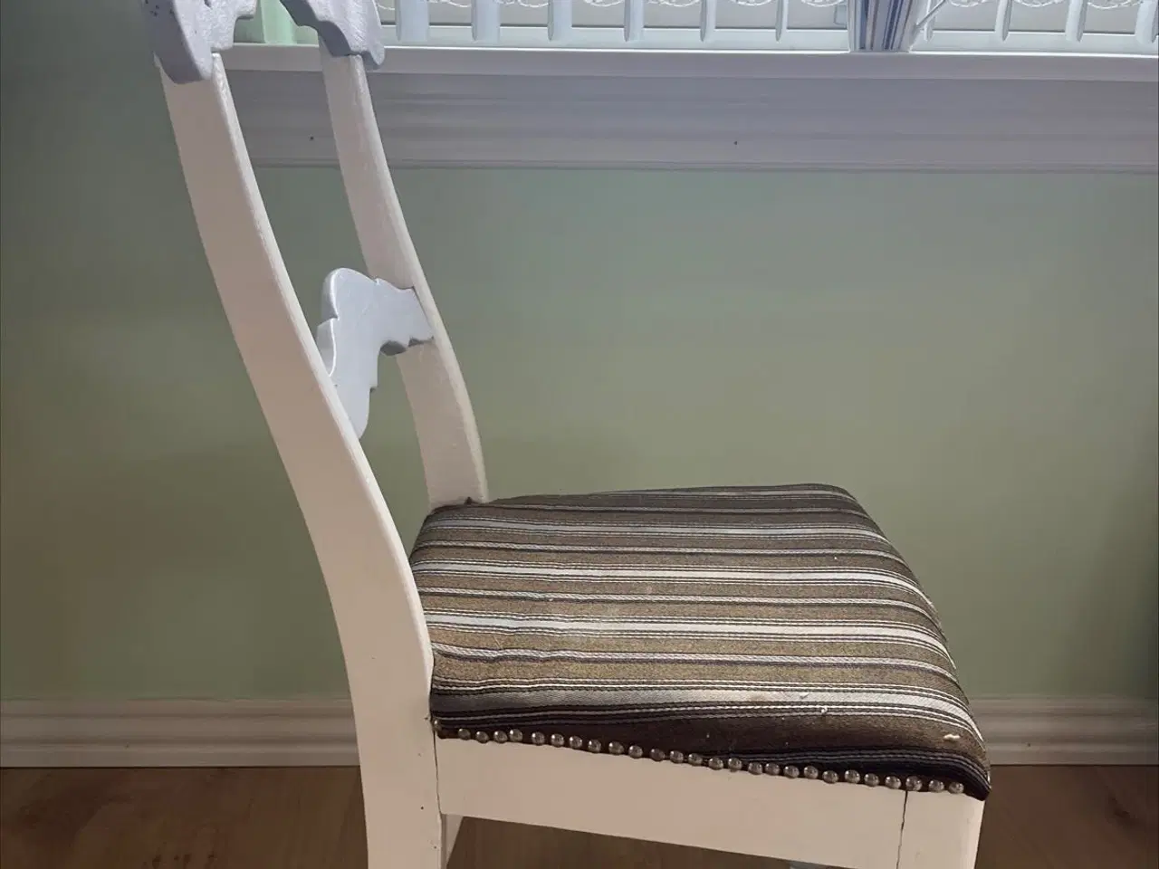 Billede 1 - Hvid malet stol