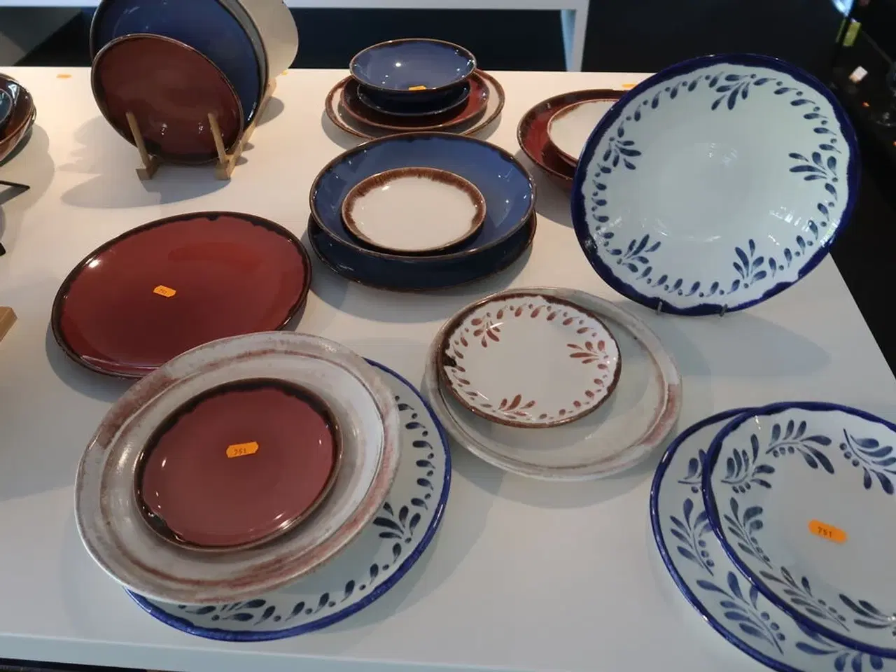 Billede 2 - 79 stk. tallerkener, skåle og fade DUDSON