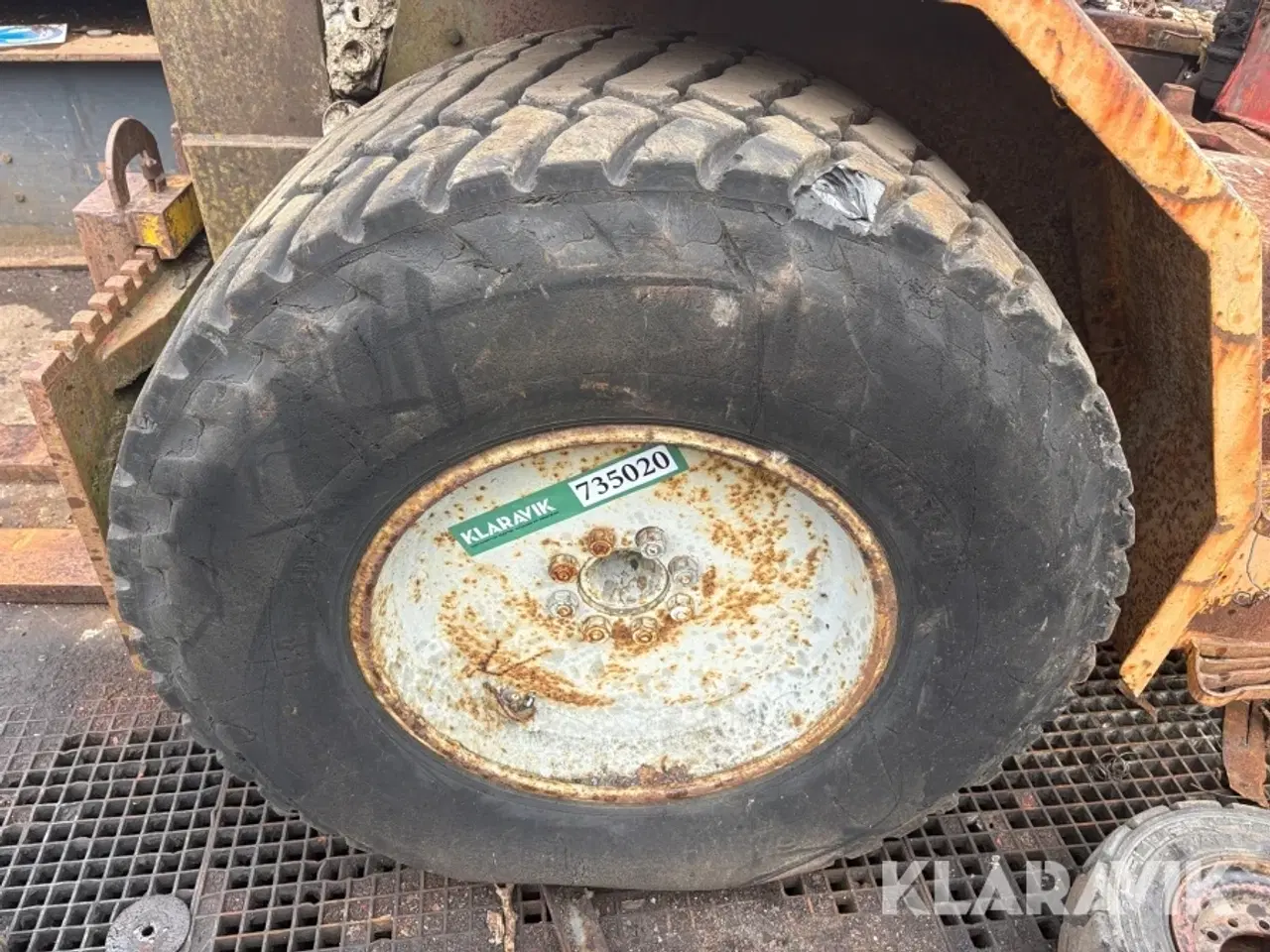 Billede 2 - Dæk til en truck