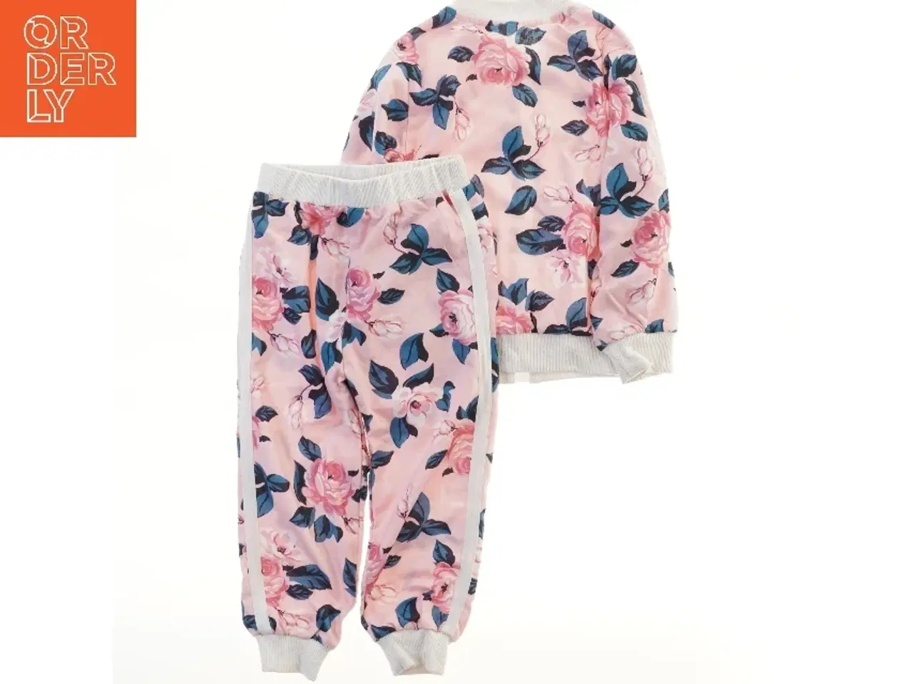 Billede 2 - Blomster-mønstret træningsdragt til børn (str. 122)