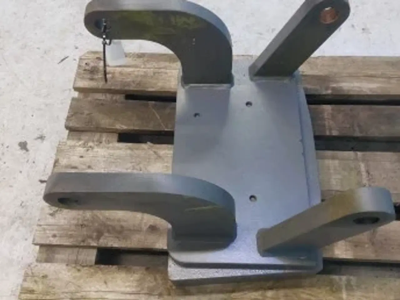 Billede 4 - Fendt 718 Frontvægt Ramme 0070023100000