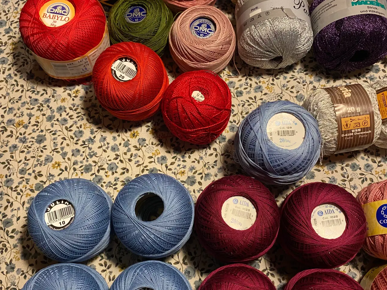 Billede 2 - 2800g blandet garn