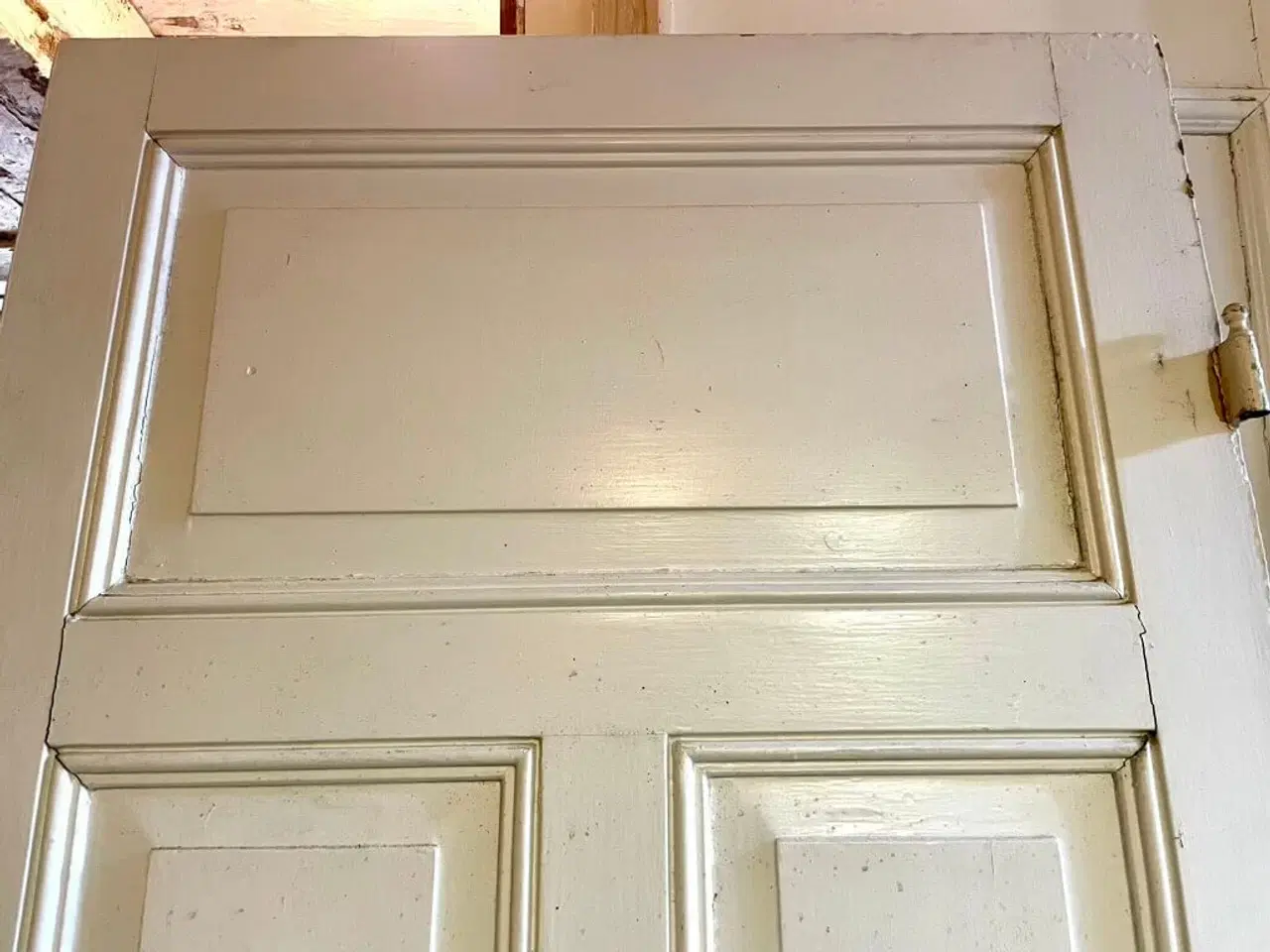 Billede 3 - Smuk fyldningsdør m. fine profiler (u. karm)