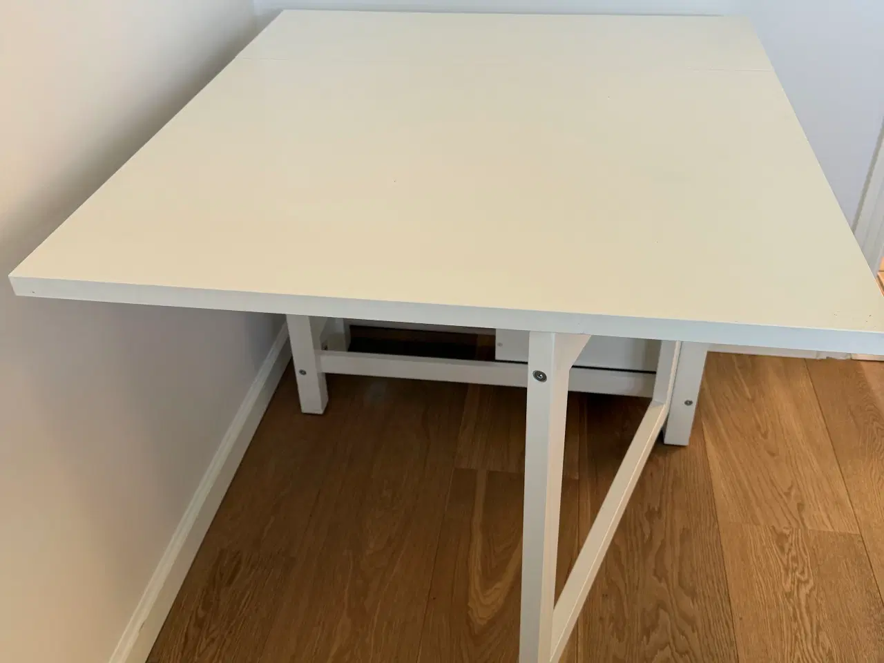 Billede 3 - Hvidt sammenklappelig skrivebord 