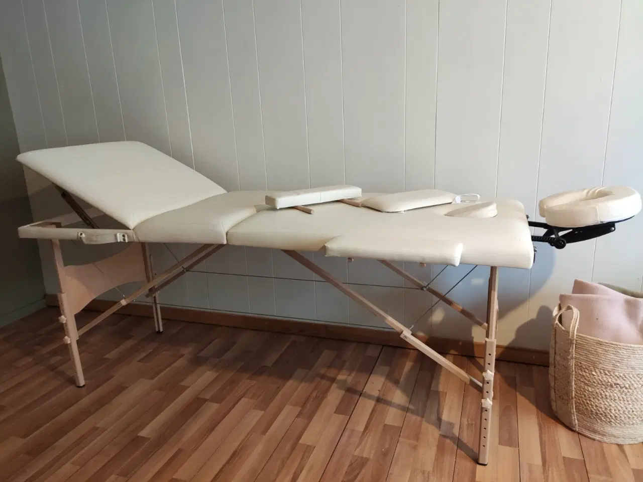 Billede 3 - Transportabel massage behandlerbriks i flot stand