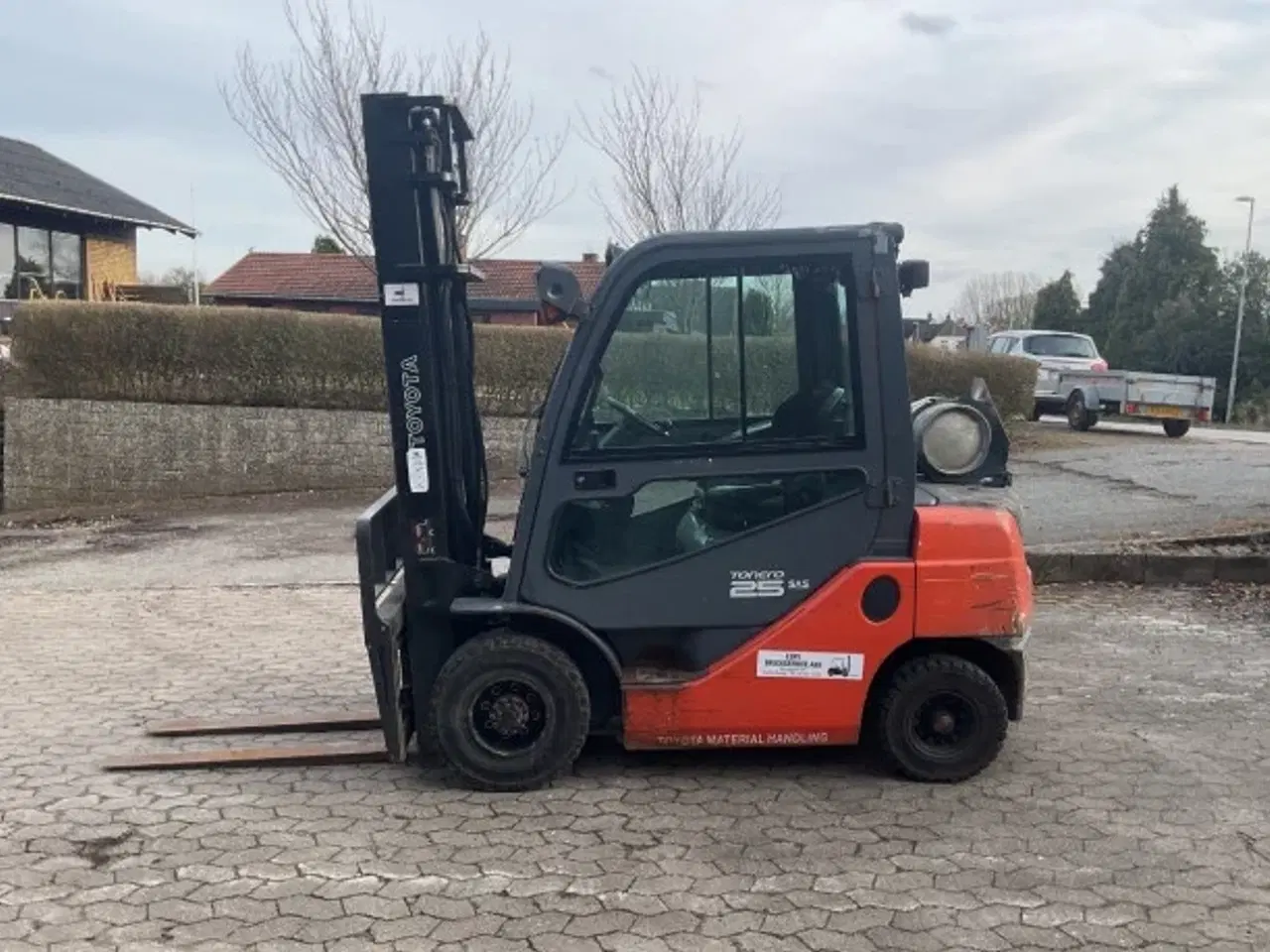 Billede 2 - Toyota 2500KG Gastruck  nye model  Førehus  Sideskift Gaffelflytter  5200 Timer