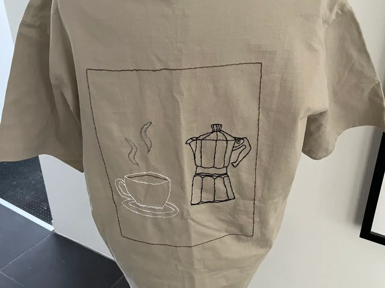 Billede 3 - Håndbroderet T-shirts 