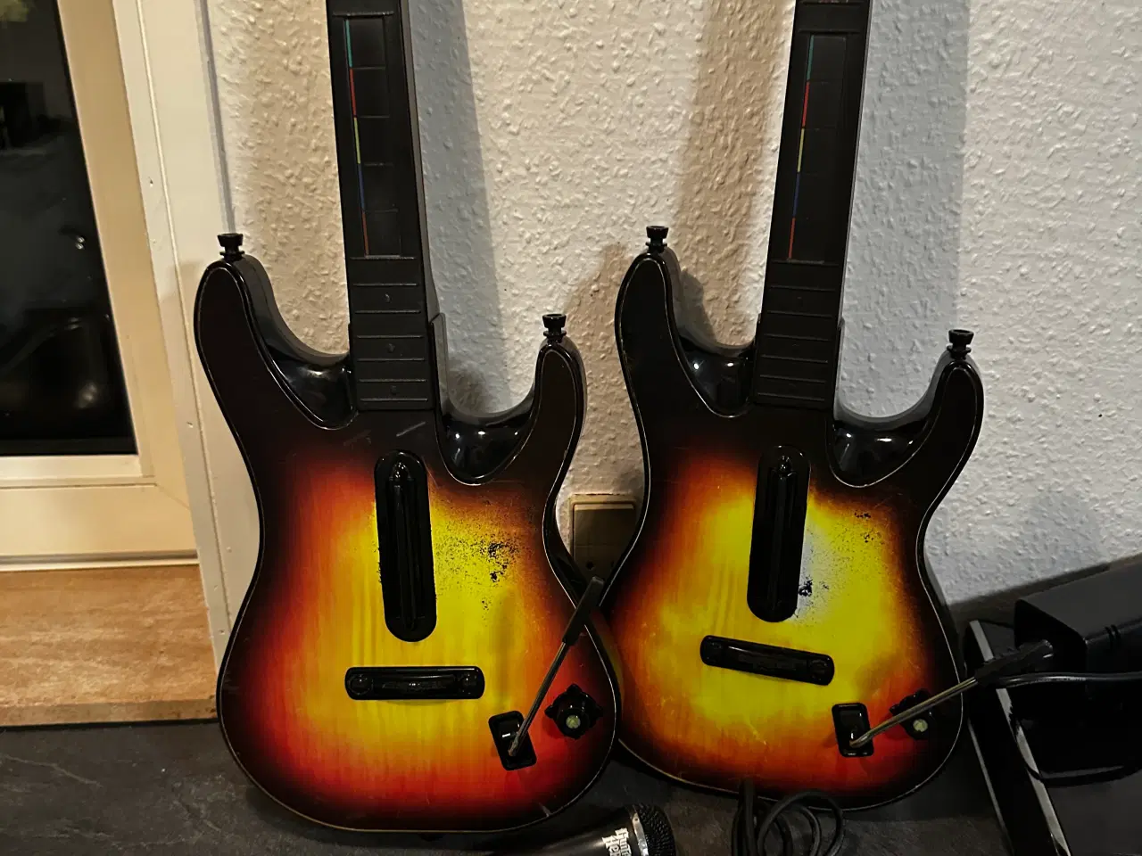 Billede 4 - Xbox 360 med Guitar Hero og Dj Hero