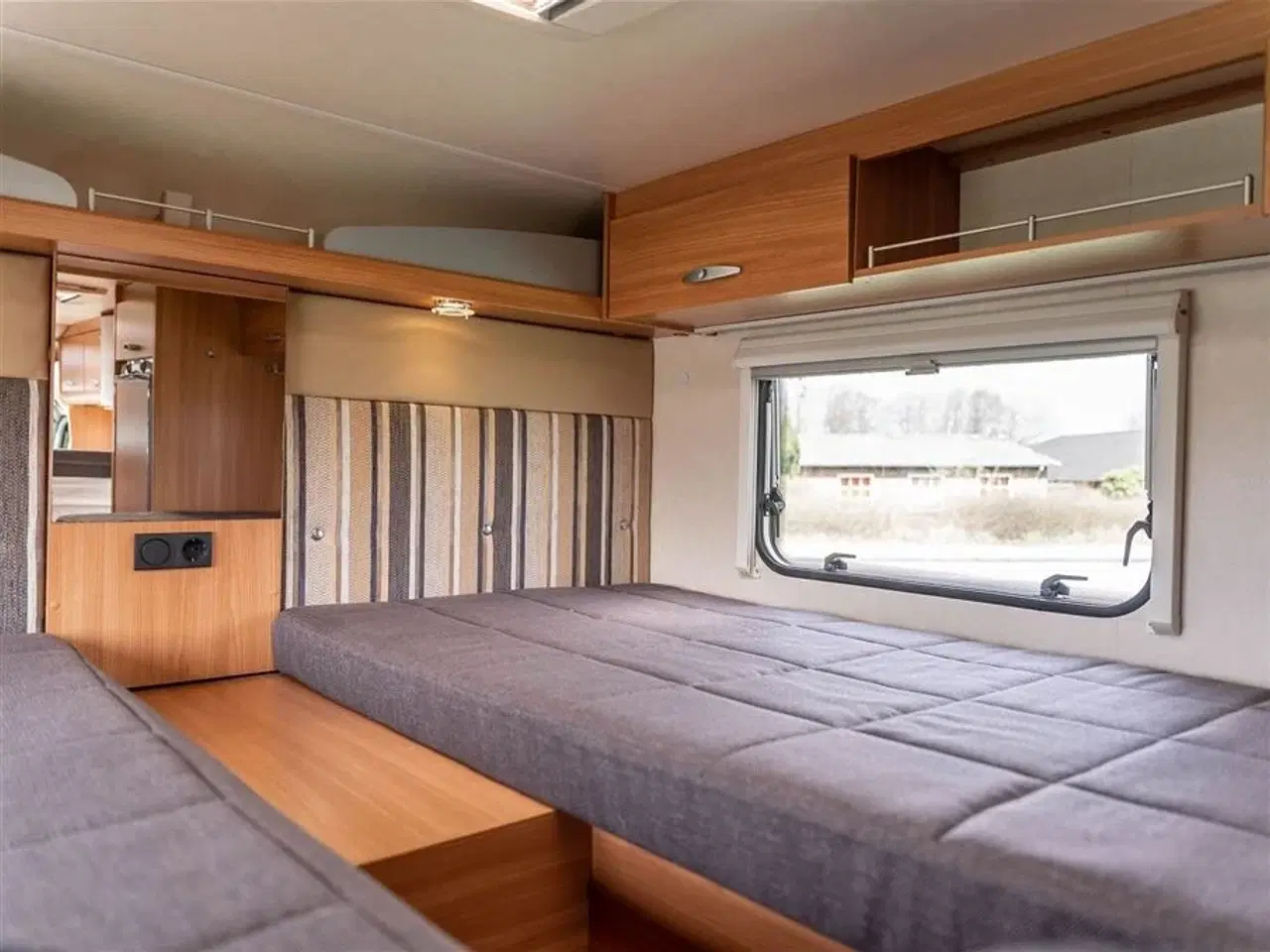 Billede 25 - 2012 - Knaus Sport 700 TI   Knaus 700 Sport – Veludstyret og klar til nye eventyr! Sælges til CVR