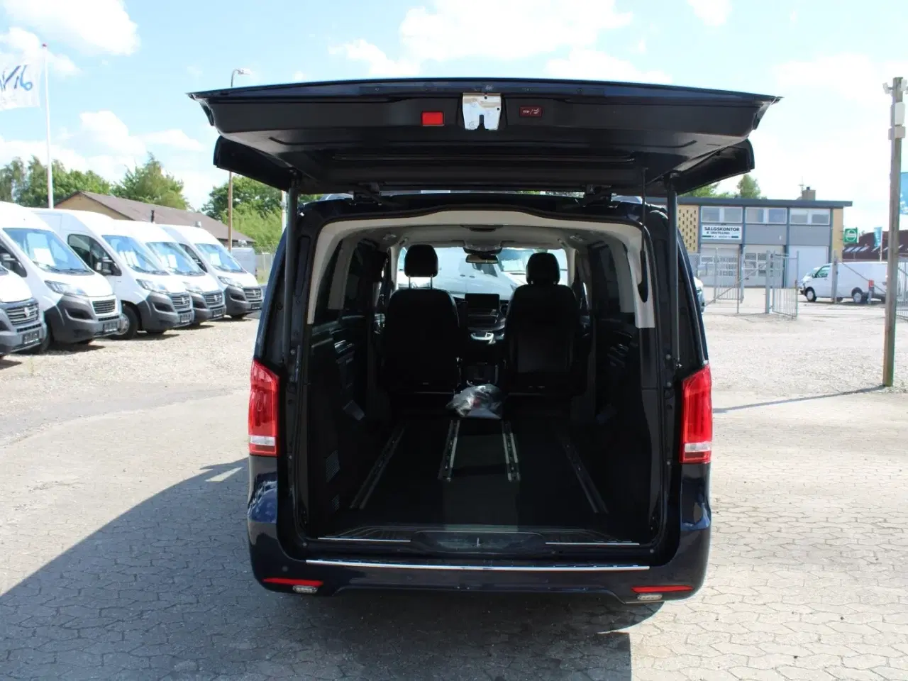 Billede 11 - Mercedes EQV300  Avantgarde XL Van