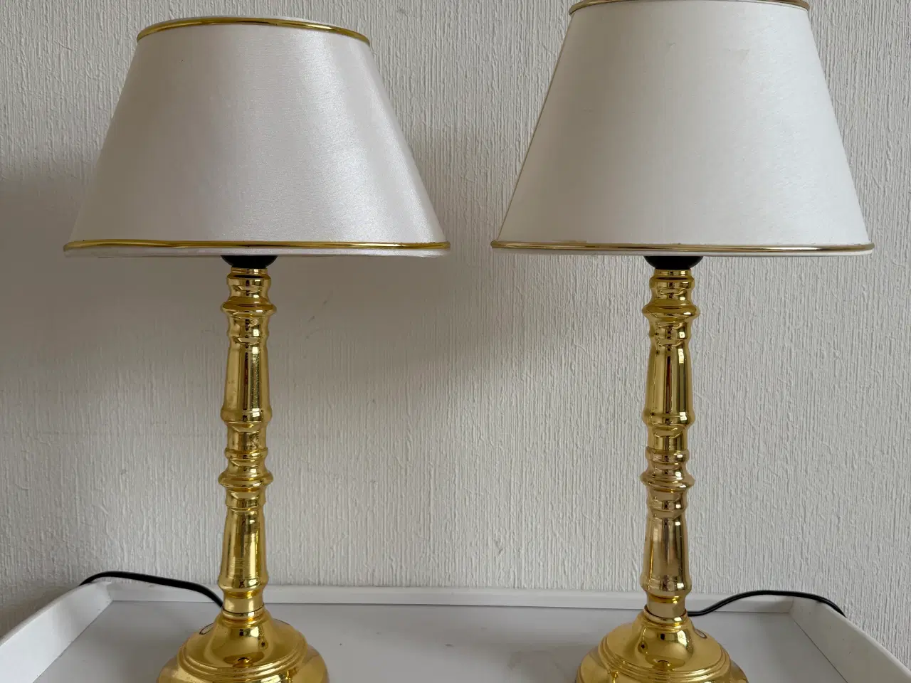 Billede 1 - 2 ens messing bordlamper