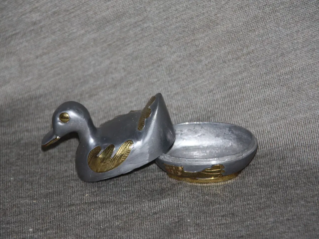 Billede 2 - Påskeæg i metal 11,5 cm x 7,5 cm