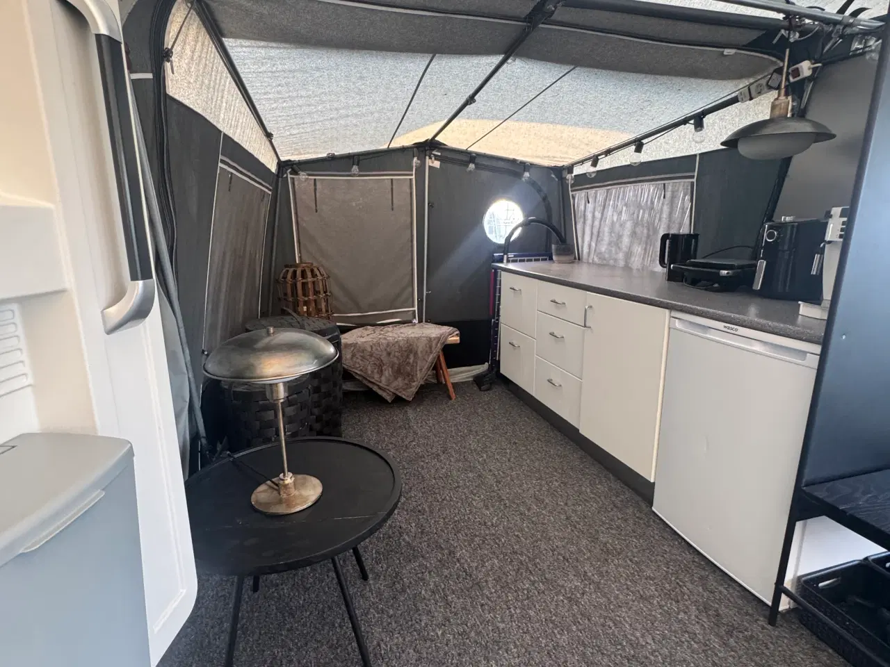 Billede 2 - Fast ligger dethleffs campingvogn på Jambo
