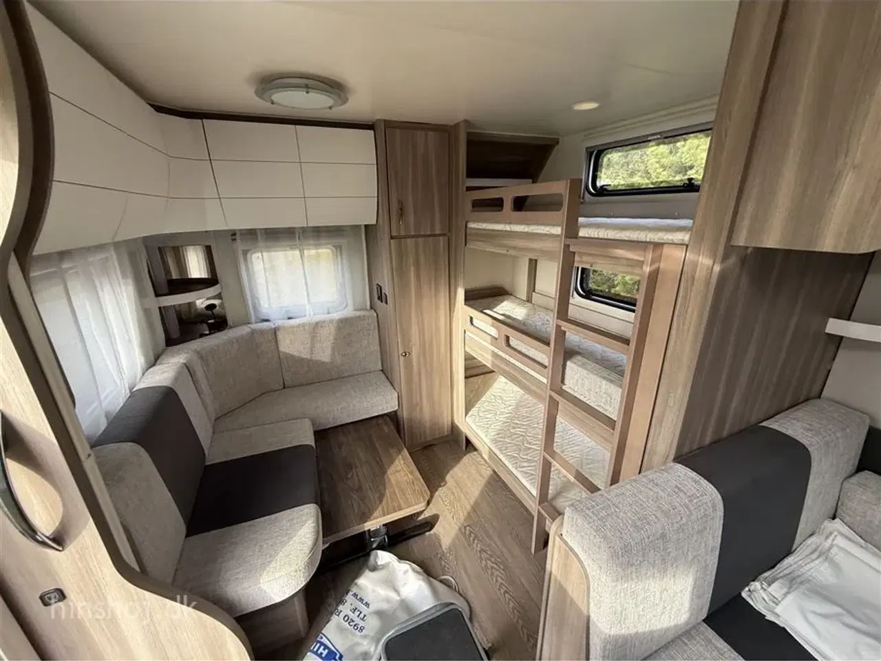 Billede 3 - 2023 - Hobby Excellent Edition 650 KMFe Stor rummelig familievogn med 3 køjer fra Hinshøj Caravan