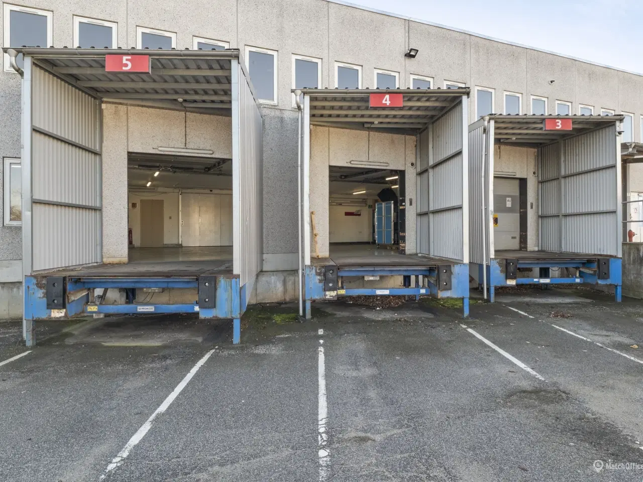 Billede 2 - Højloftet lager m. 26 porte