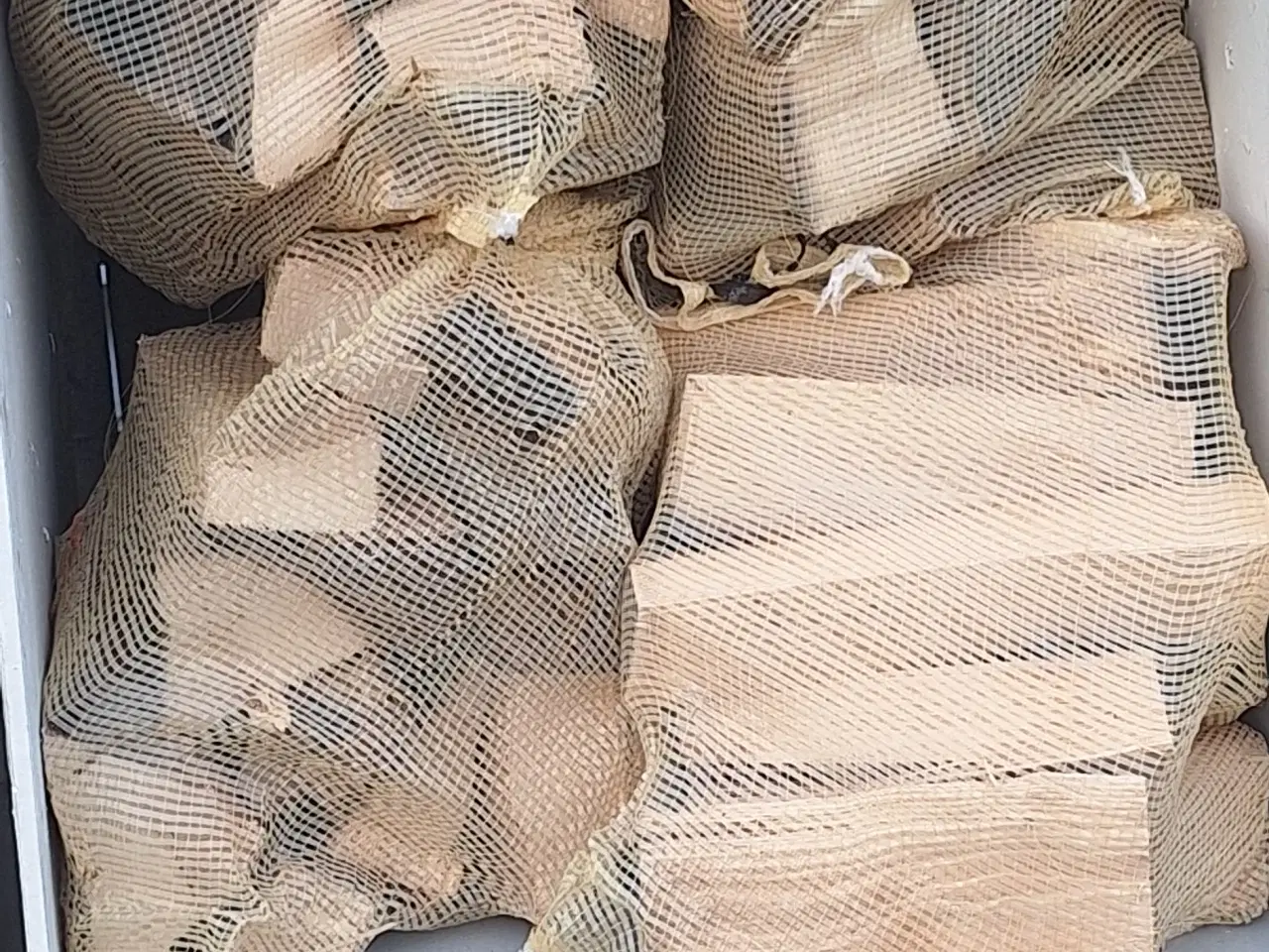 Billede 2 - Brænde, bøg og ask tørret I 3 år 40 kr