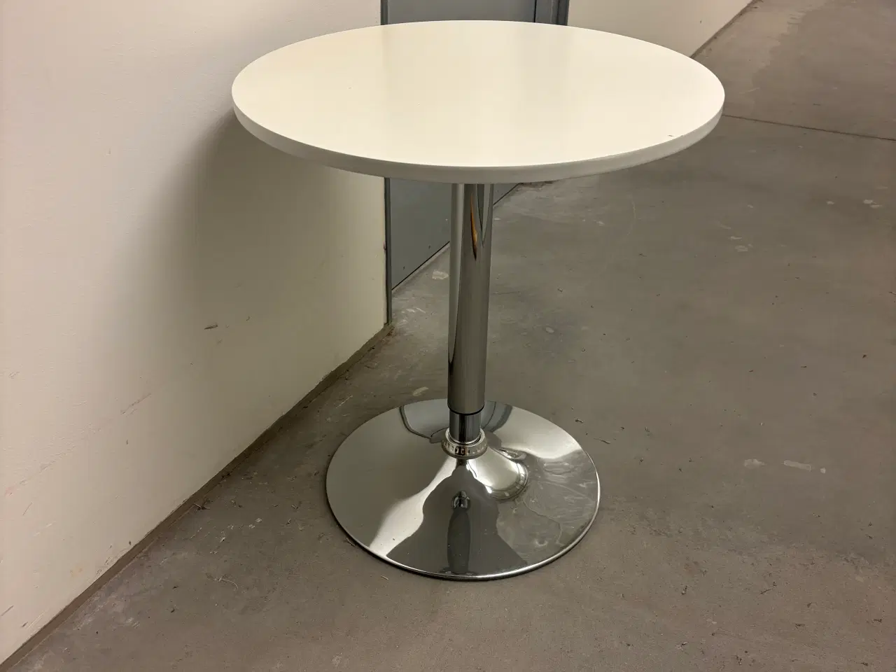 Billede 2 - Rond bordØ 60 og to højde 90 og 65 cm 