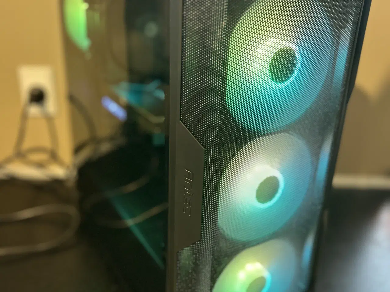 Billede 2 - 🎮 Stærk Gaming-PC – RTX 3060 Ti / Ryzen 7 / eSpor