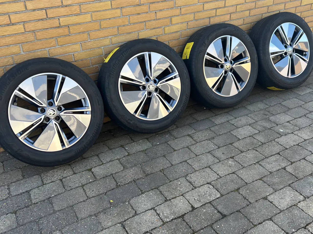 Billede 2 - 19" Org. Skoda Enyaq Sommerhjul