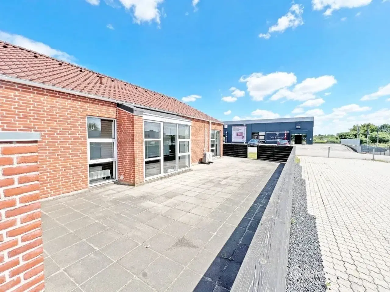 Billede 2 - Velbeliggende kontor med egen parkering lige ved døren