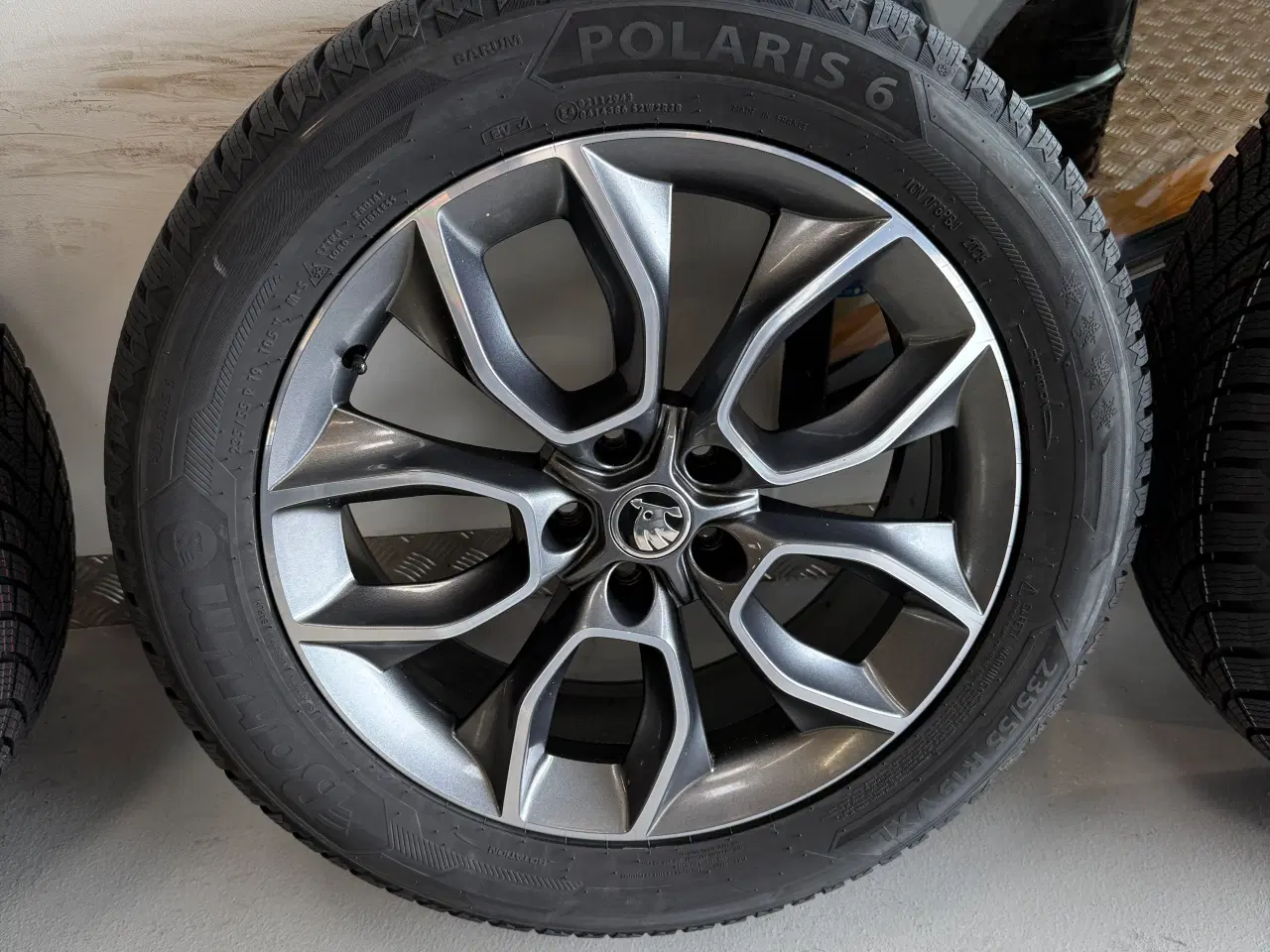 Billede 3 - Originale 19” Skoda fælge med barum vinterdæk