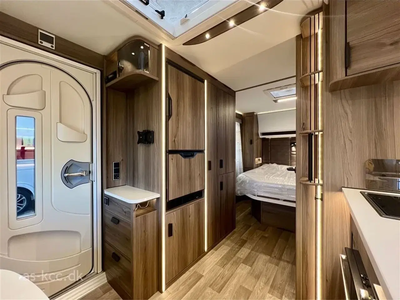 Billede 17 - 2025 - Kabe Ametist GLE KS B8 PREMIUM LINE   Kabe Ametist GLE KS B8 PREMIUM Line